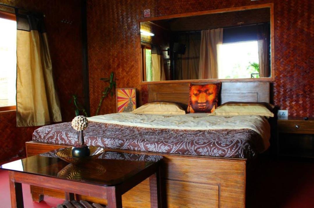 Rock Water Resort Morjim Cameră foto