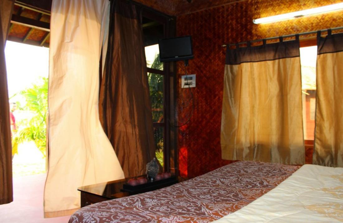 Rock Water Resort Morjim Cameră foto